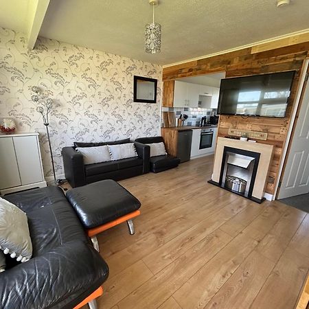 Signature, Scratby - Two Bed Chalet, Sleeps 7, Free Wi-Fi, Bed Linen And Towels Included, Pets Welcome And Onsite Entertainment Available Zewnętrze zdjęcie