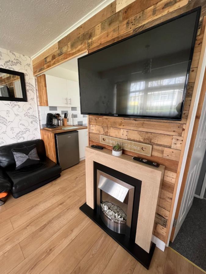 Signature, Scratby - Two Bed Chalet, Sleeps 7, Free Wi-Fi, Bed Linen And Towels Included, Pets Welcome And Onsite Entertainment Available Zewnętrze zdjęcie