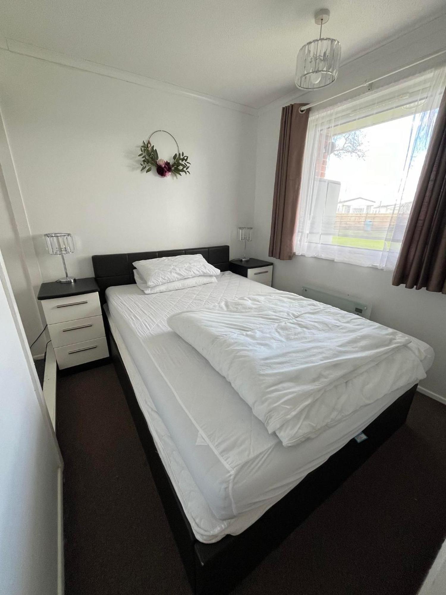 Signature, Scratby - Two Bed Chalet, Sleeps 7, Free Wi-Fi, Bed Linen And Towels Included, Pets Welcome And Onsite Entertainment Available Zewnętrze zdjęcie