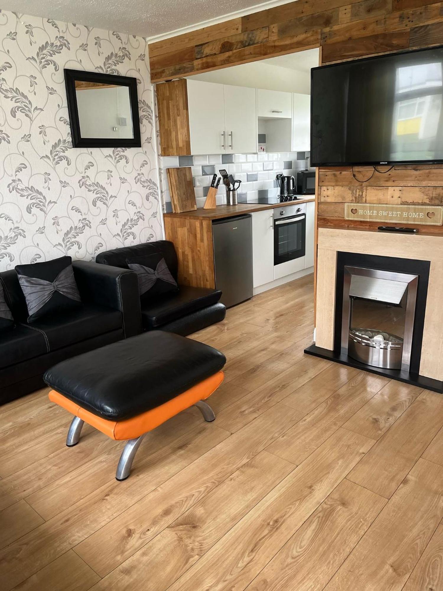 Signature, Scratby - Two Bed Chalet, Sleeps 7, Free Wi-Fi, Bed Linen And Towels Included, Pets Welcome And Onsite Entertainment Available Zewnętrze zdjęcie