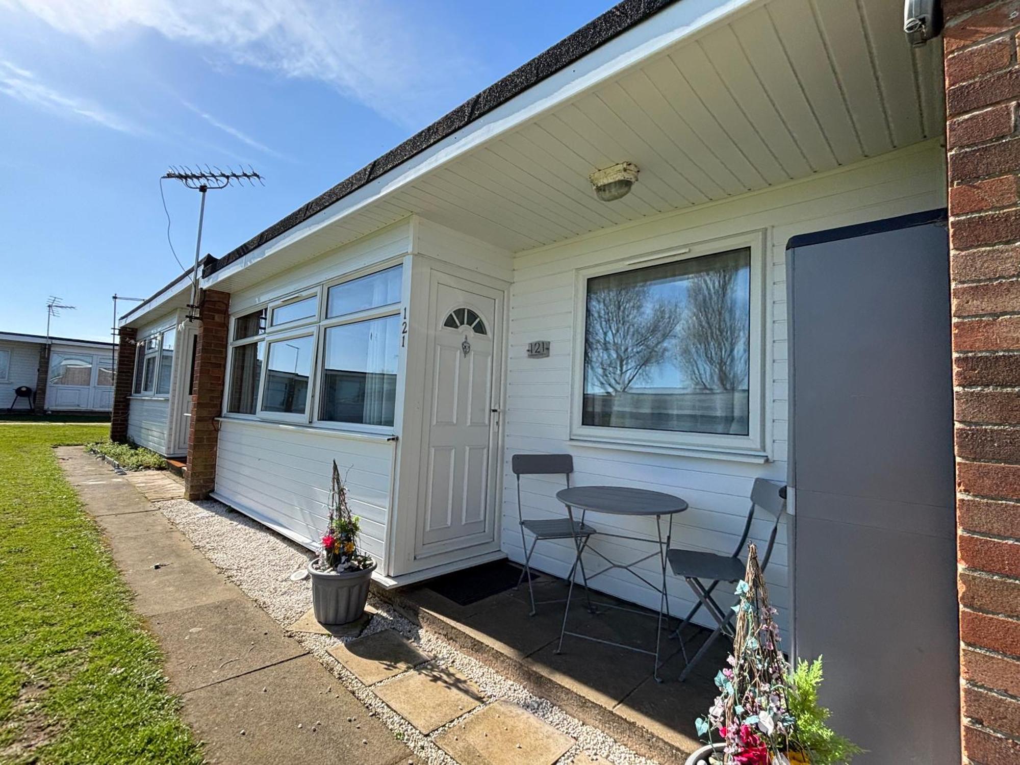 Signature, Scratby - Two Bed Chalet, Sleeps 7, Free Wi-Fi, Bed Linen And Towels Included, Pets Welcome And Onsite Entertainment Available Zewnętrze zdjęcie